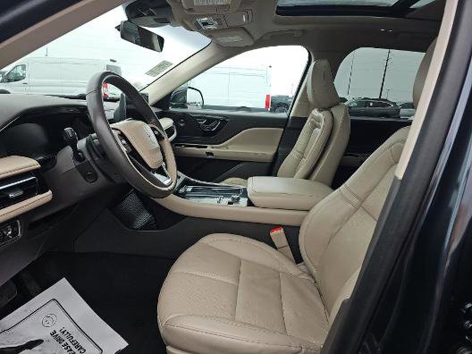 Used 2023 Lincoln Aviator Reserve w/ Equipment Group 201A image 9