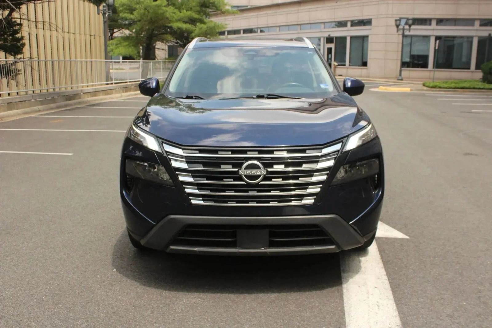 Used 2024 Nissan Rogue SV w/ SV Premium Package AWD/4WD image 6