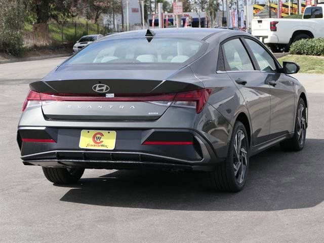 New 2025 Hyundai Elantra Limited image 2