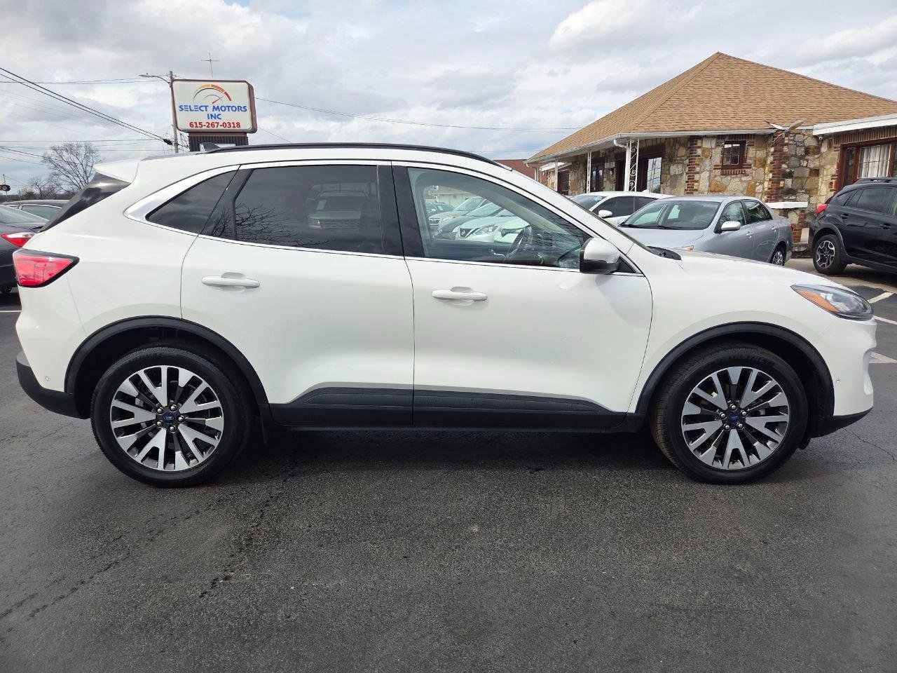 Used 2020 Ford Escape Titanium image 6