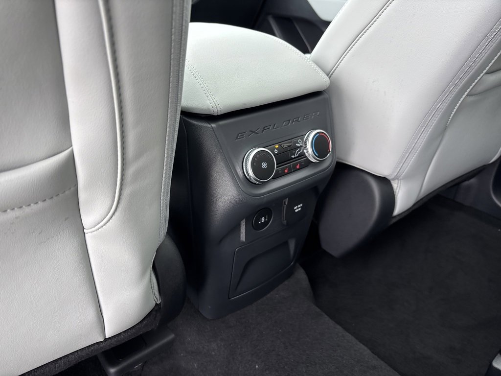 New 2025 Ford Explorer Platinum w/ Ultimate Package image 31