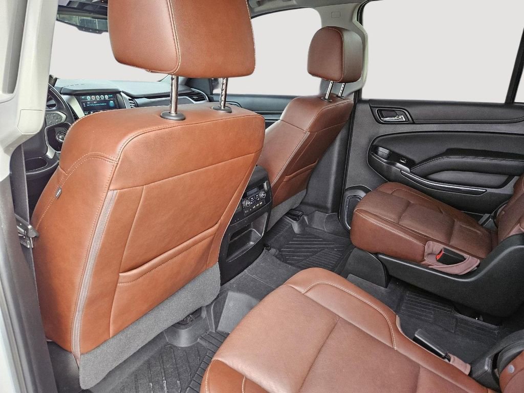 Used 2019 Chevrolet Suburban Premier w/ Premier Plus Edition AWD/4WD image 25
