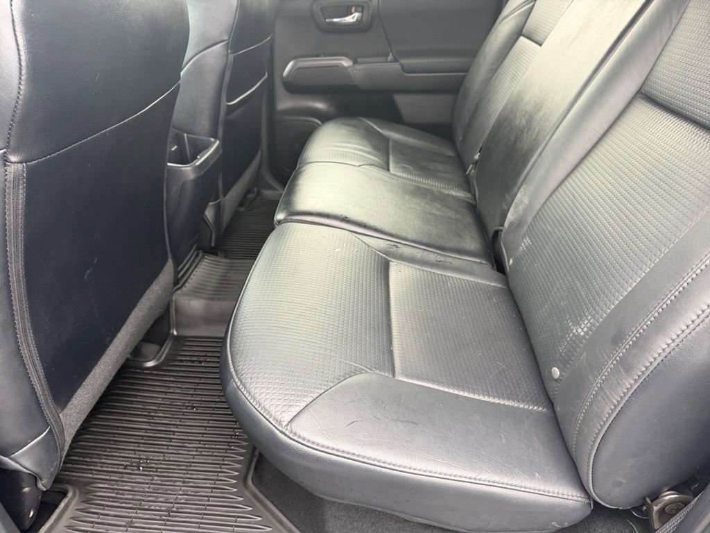 Used 2019 Toyota Tacoma TRD Sport image 11