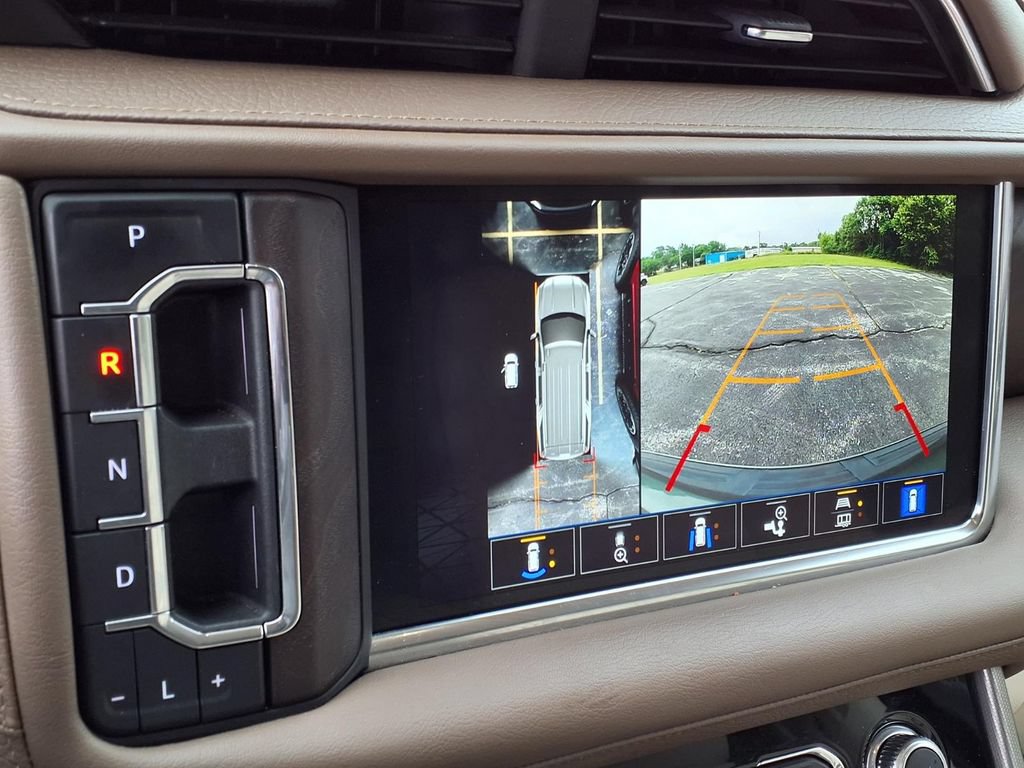 Used 2023 GMC Yukon XL Denali AWD/4WD image 9