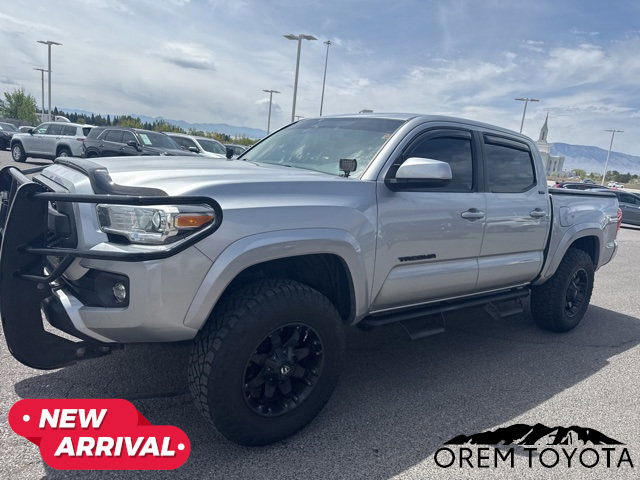 Used 2017 Toyota Tacoma SR5 w/ Tow Package AWD/4WD image 2