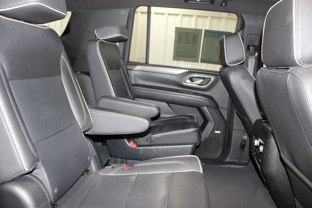 Used 2023 GMC Yukon XL SLT w/ SLT Luxury Package RWD image 32