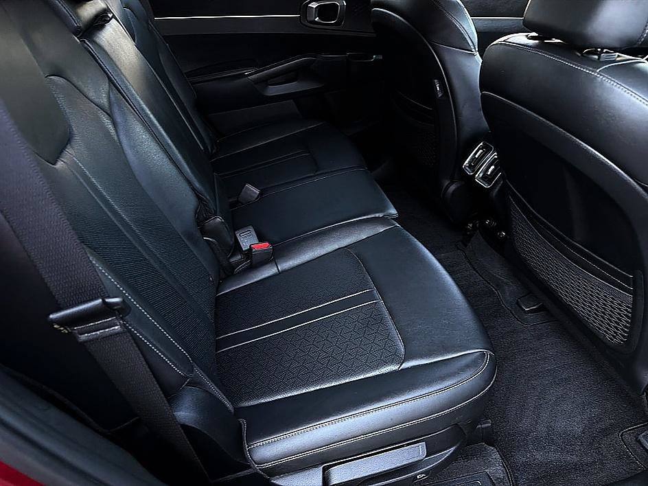 Used 2022 Kia Sorento S w/ Panoramic Sunroof Package FWD image 28