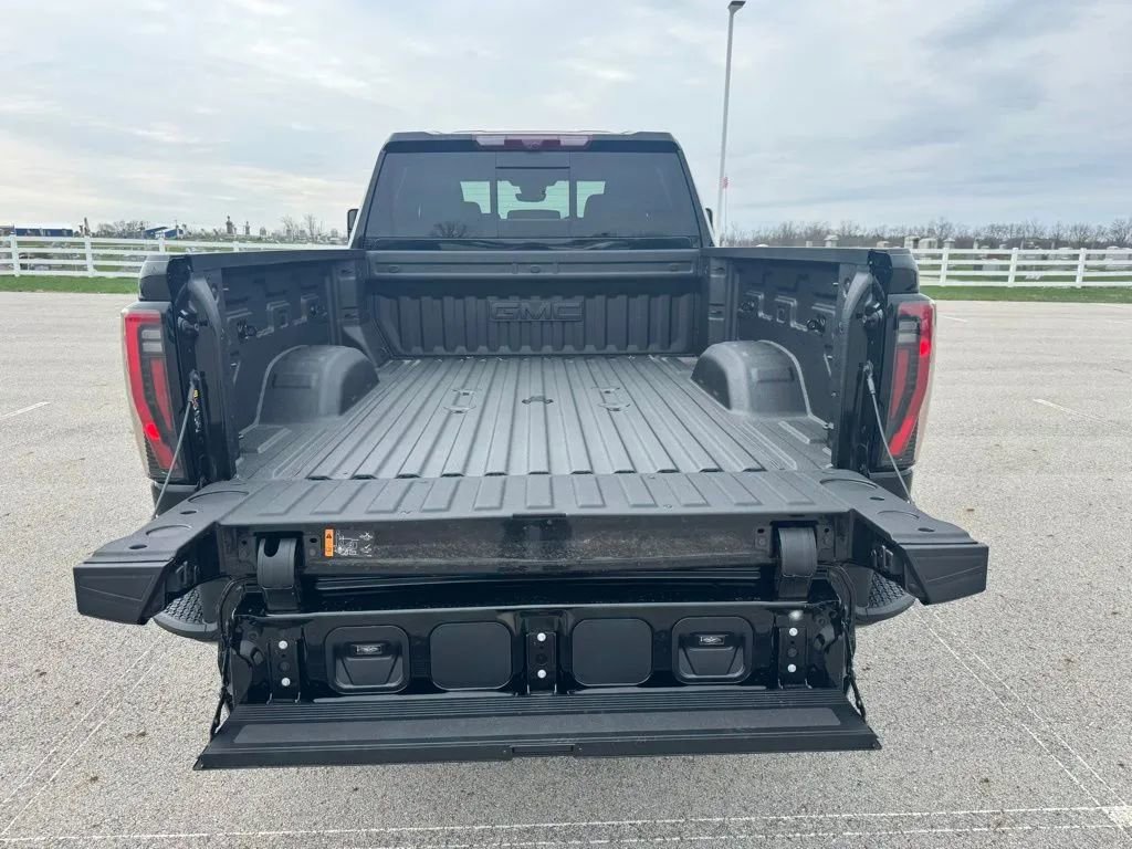 New 2026 GMC Sierra 3500 AT4 w/ Technology Package image 31
