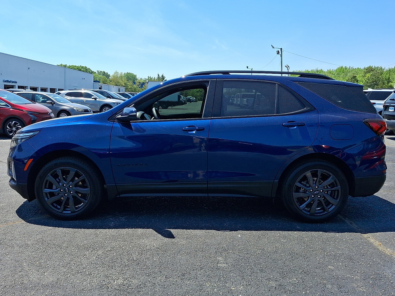 Certified 2023 Chevrolet Equinox RS AWD/4WD image 2