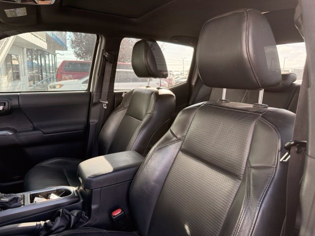 Used 2020 Toyota Tacoma TRD Off-Road w/ TRD Premium Off Road Package AWD/4WD image 14