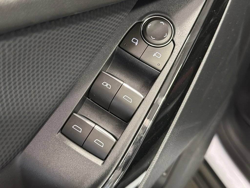 New 2026 Chevrolet Equinox RS w/ Convenience Package III FWD image 13