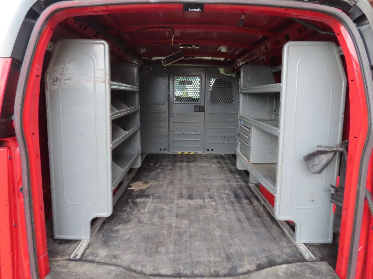 Used 2015 Chevrolet Express 2500 image 7