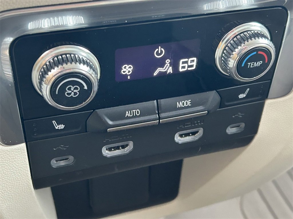 Used 2021 GMC Yukon Denali w/ Denali Ultimate Package image 23