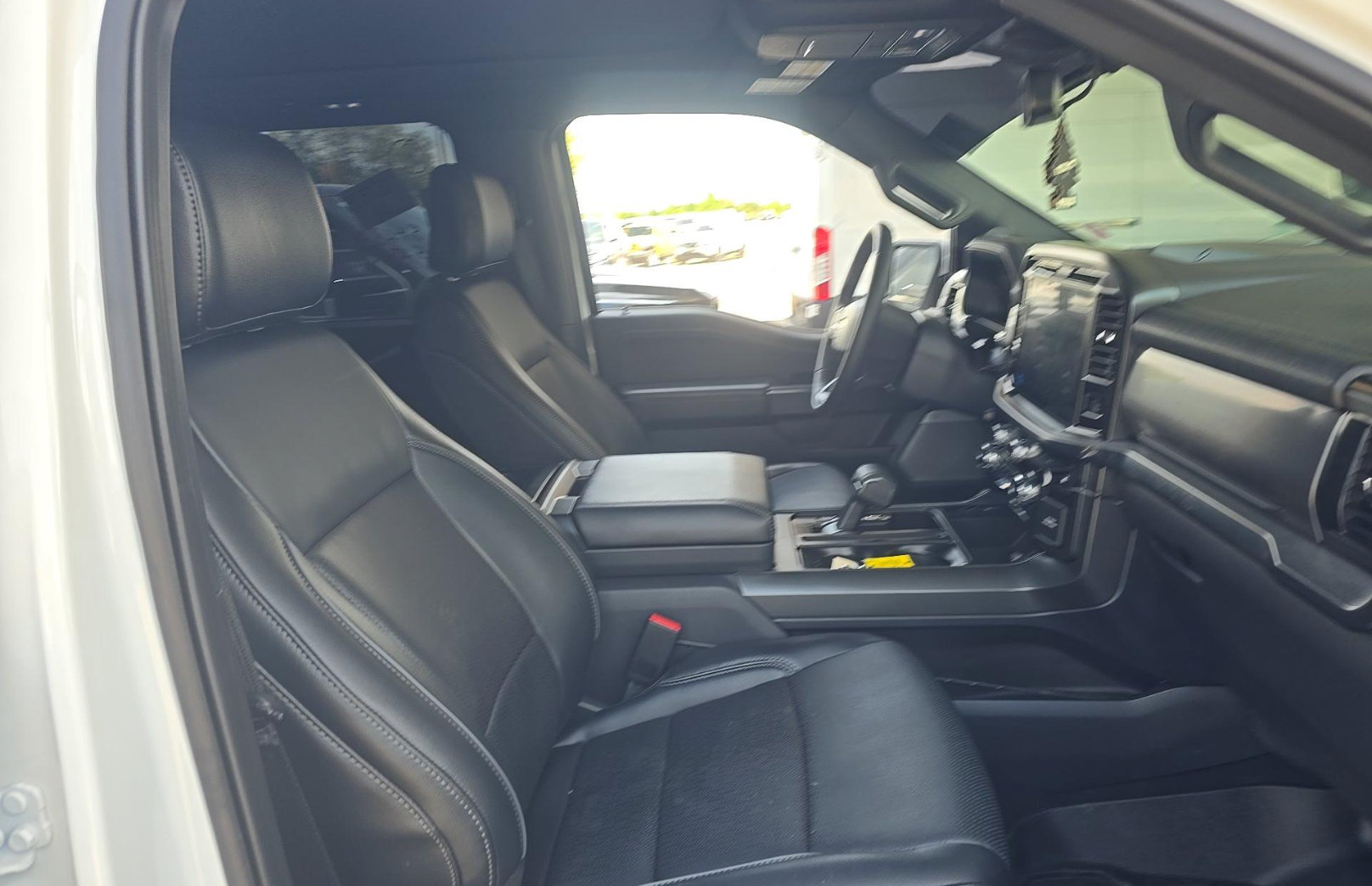 Used 2025 Ford F150 Lariat AWD/4WD image 8