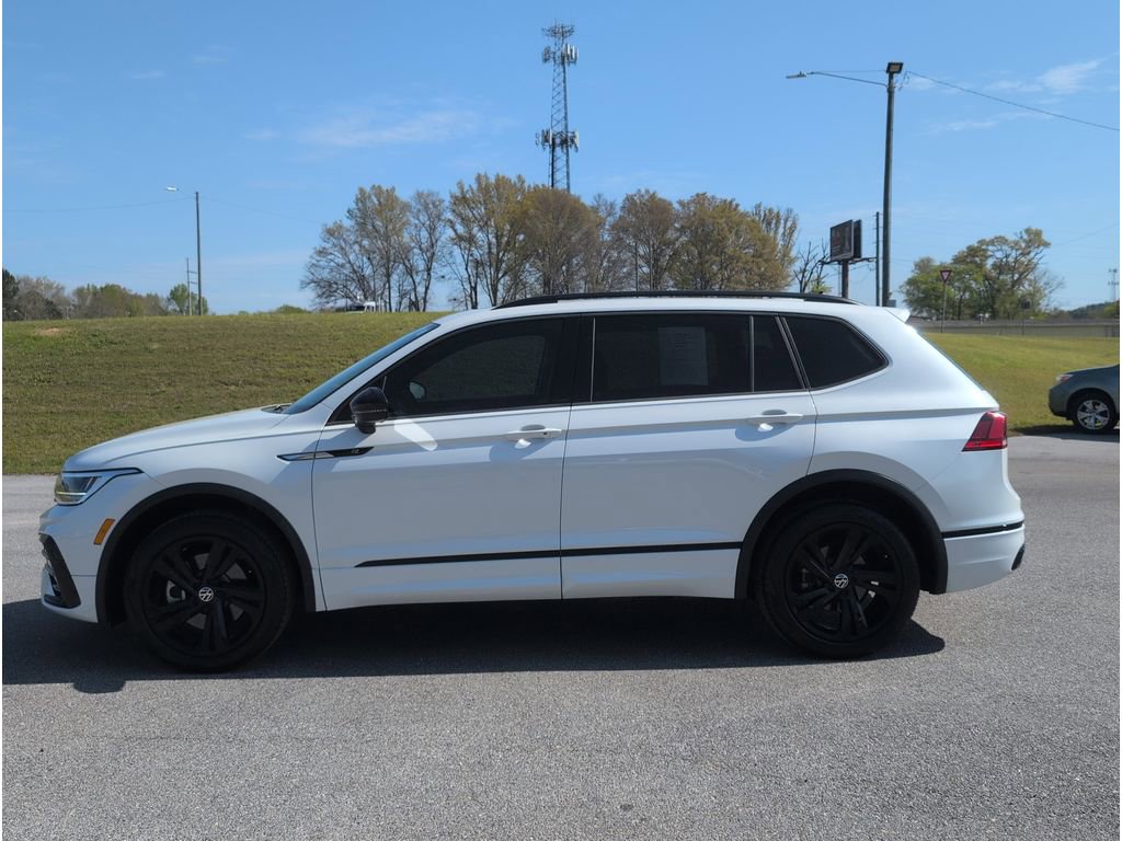 Used 2023 Volkswagen Tiguan SE R-Line image 2