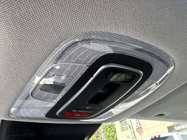 Used 2025 Hyundai Elantra Limited FWD image 31