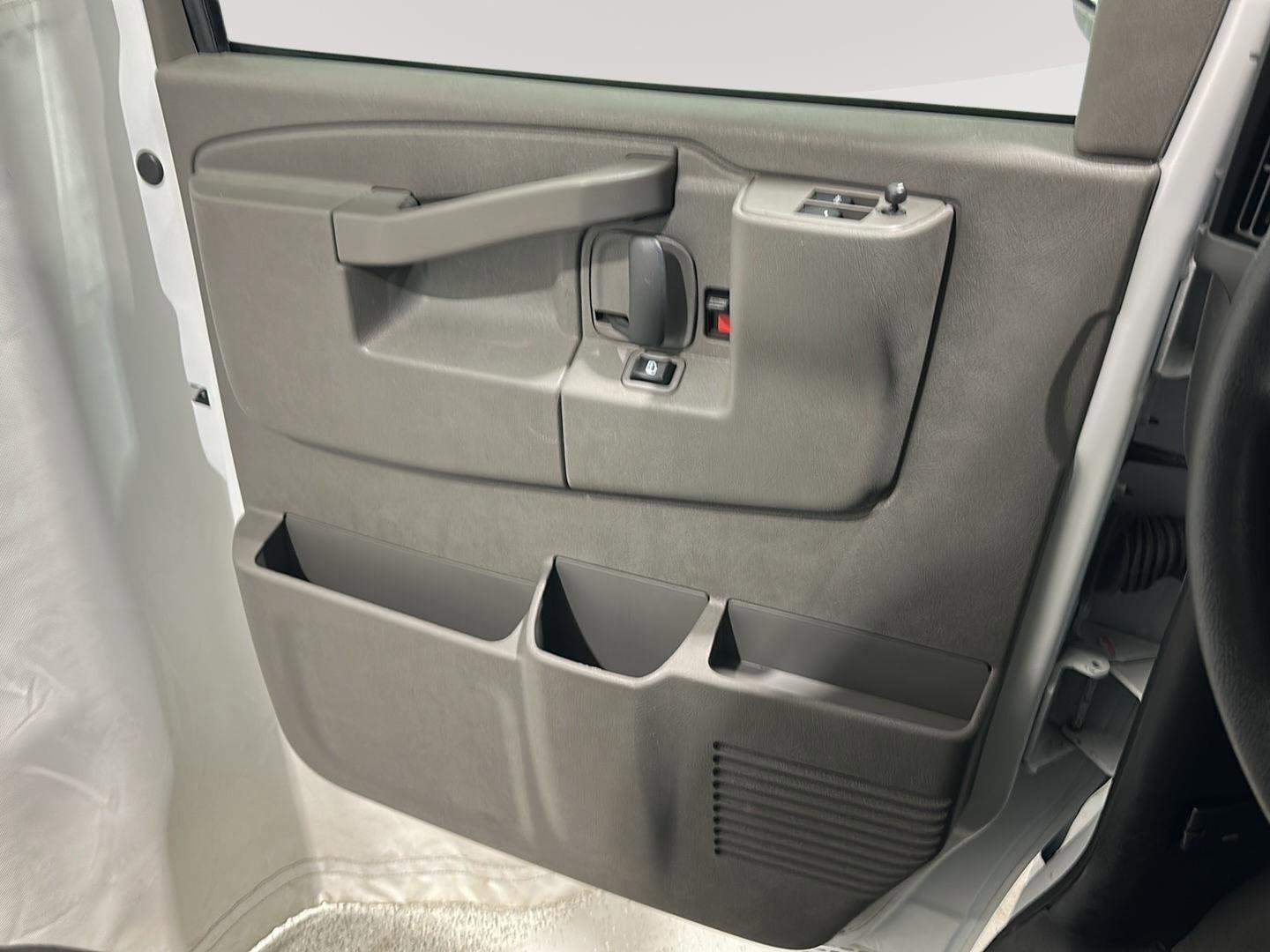 Used 2023 GMC Savana 2500 w/ Driver Convenience Package image 15