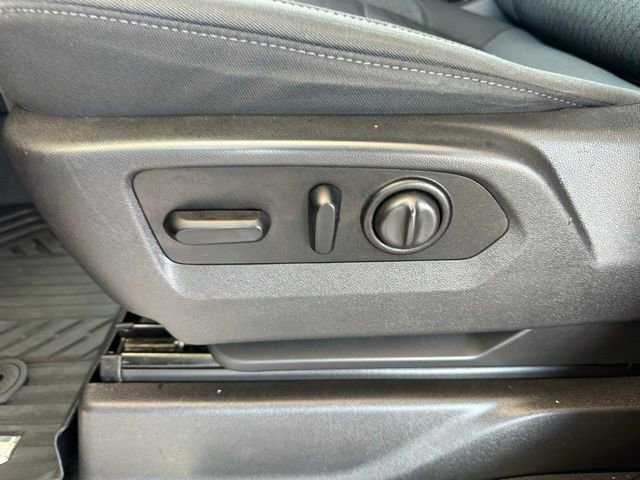 Used 2021 Chevrolet Silverado 1500 LT AWD/4WD image 29