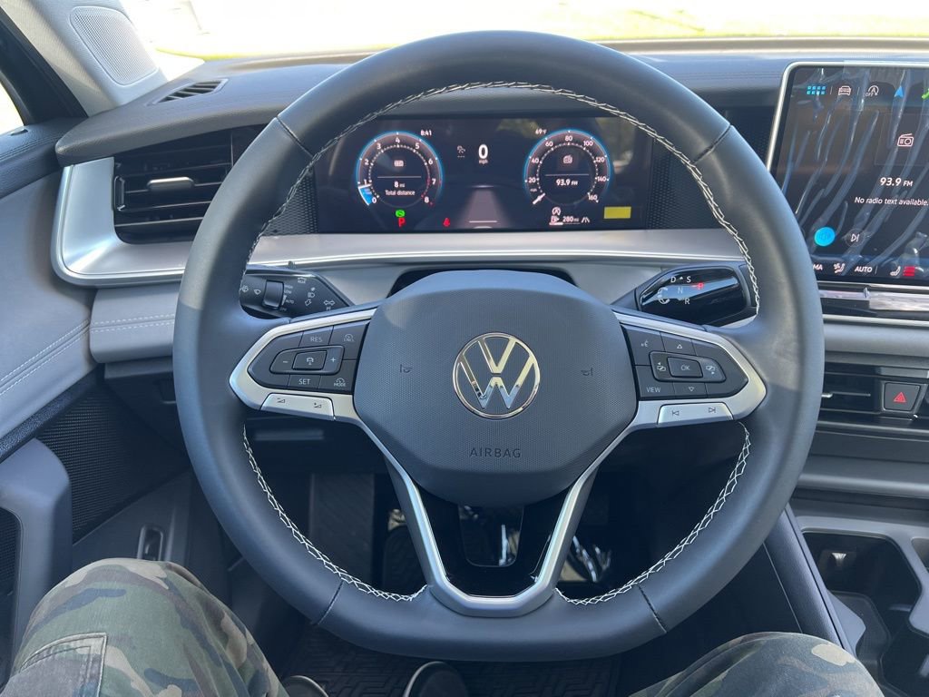 New 2025 Volkswagen Tiguan SE image 29