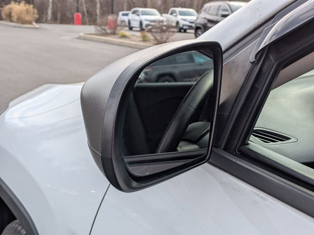 Used 2017 Jeep Cherokee Sport image 11