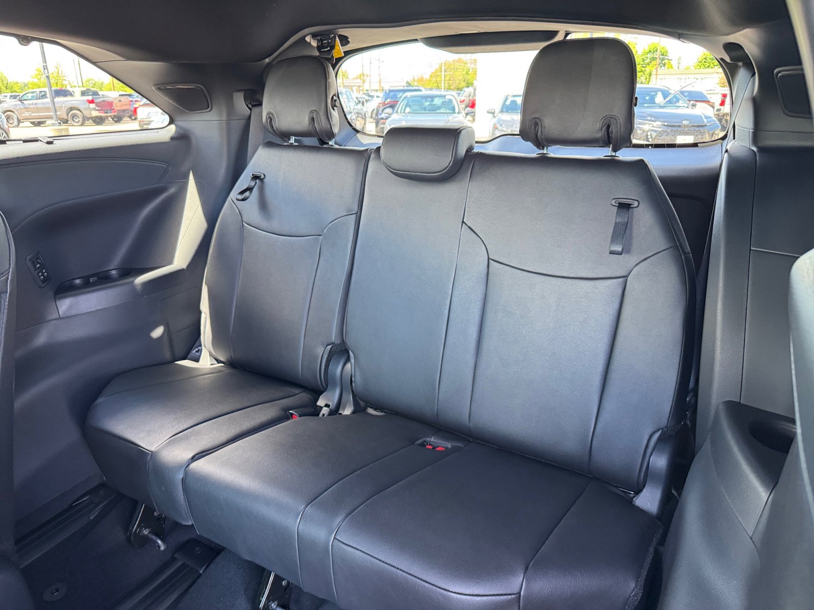 New 2026 Toyota Sienna Platinum AWD/4WD image 31