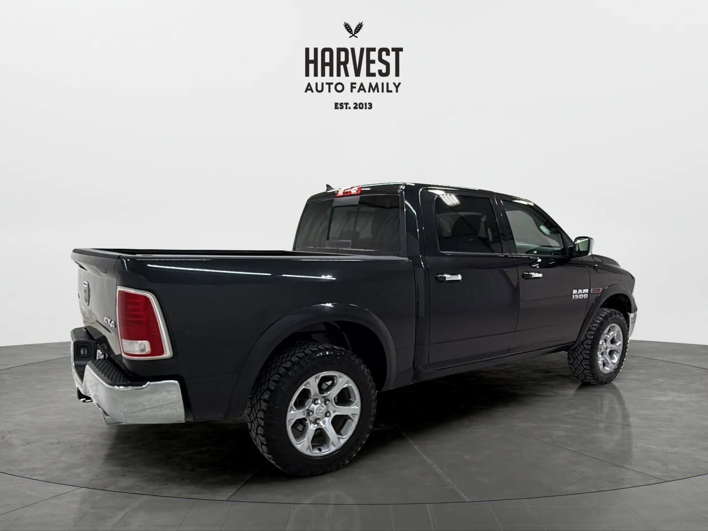 Used 2018 RAM 1500 Laramie w/ Convenience Group AWD/4WD image 7