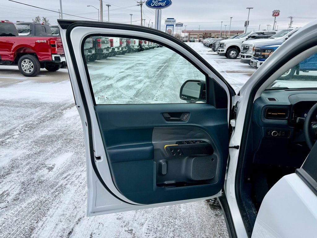 Used 2025 Ford Maverick Tremor image 12