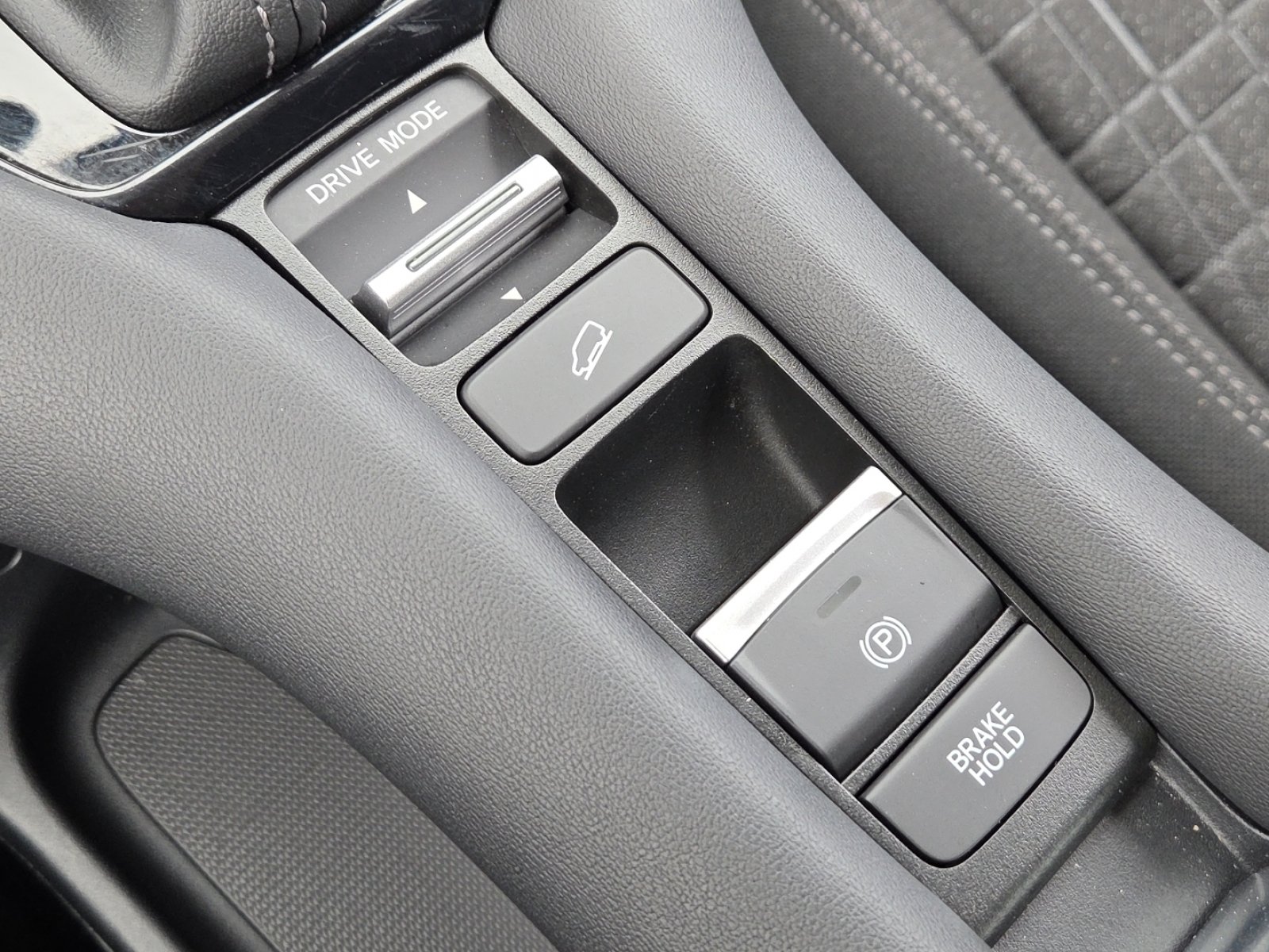 Used 2023 Honda HR-V LX image 8