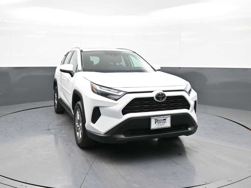 Certified 2022 Toyota RAV4 XLE image 3