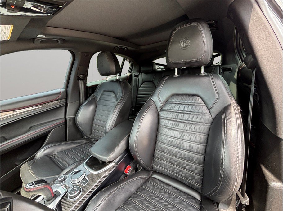 Used 2023 Alfa Romeo Stelvio Estrema AWD/4WD image 20