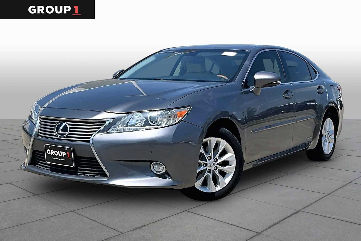 Used 2015 Lexus ES 300h w/ Navigation System Package FWD image 1