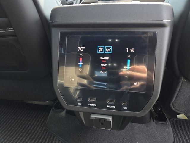 New 2026 GMC Yukon Denali Ultimate AWD/4WD image 18