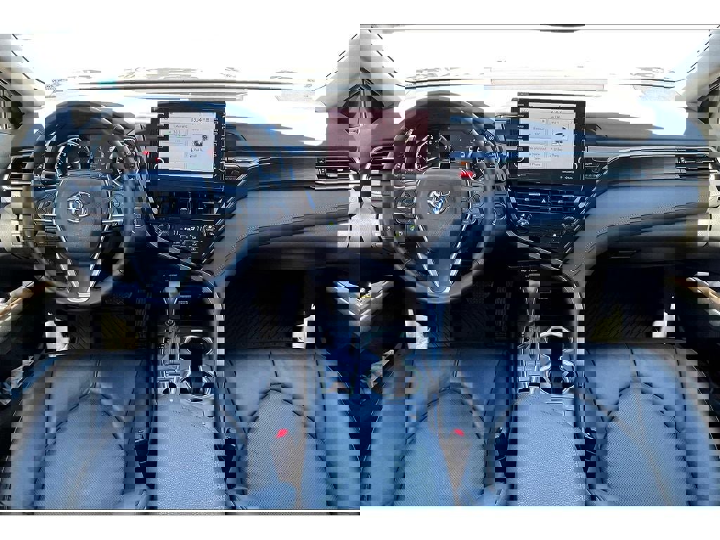 Used 2023 Toyota Camry XLE image 16