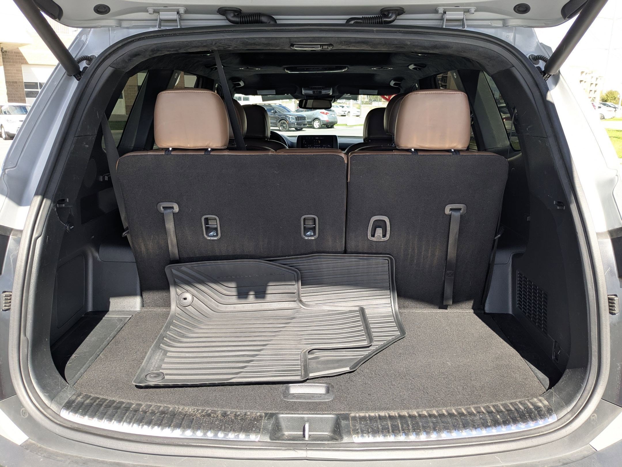 Used 2022 Kia Telluride SX w/ SX Prestige Package image 32