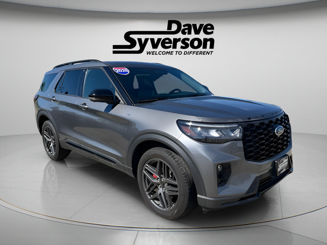 Used 2025 Ford Explorer ST-Line w/ ST-Line Street Pack AWD/4WD image 3