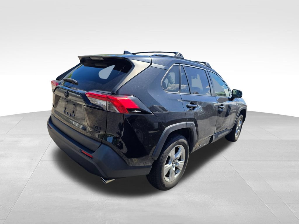 Used 2020 Toyota RAV4 XLE AWD/4WD image 9