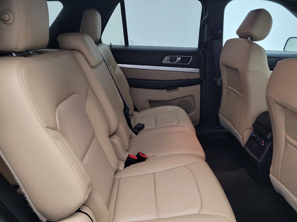 Used 2017 Ford Explorer XLT w/ Equipment Group 202A image 19