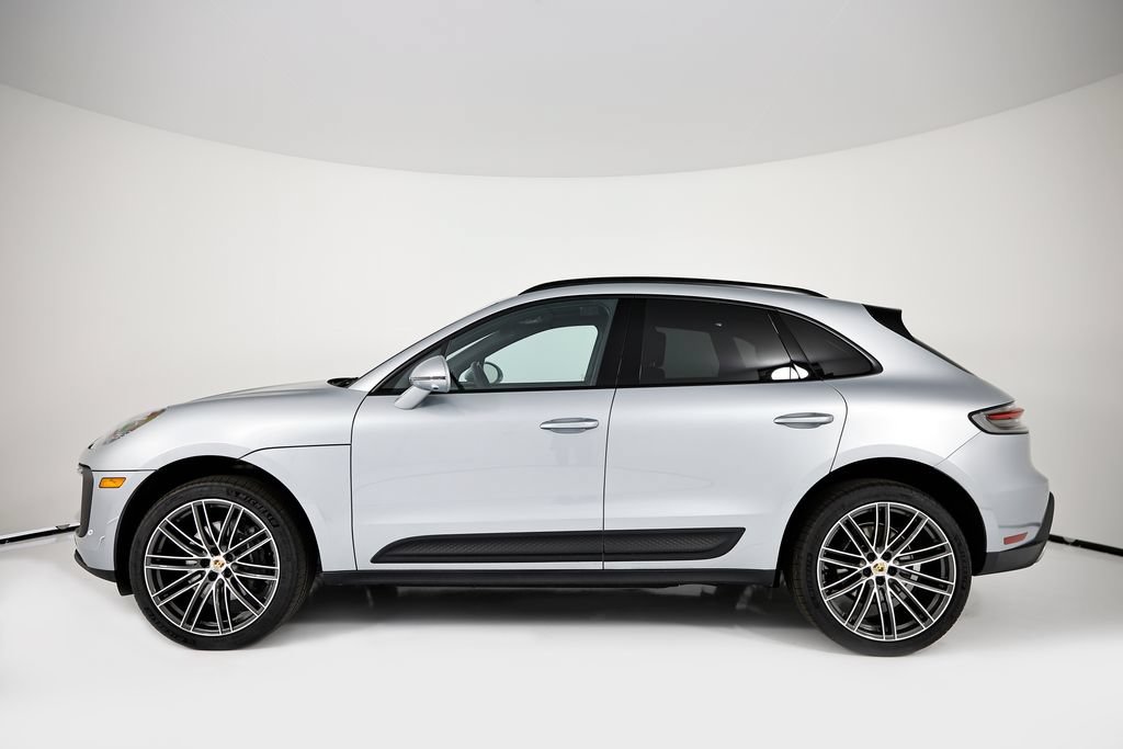 Certified 2026 Porsche Macan AWD/4WD image 2