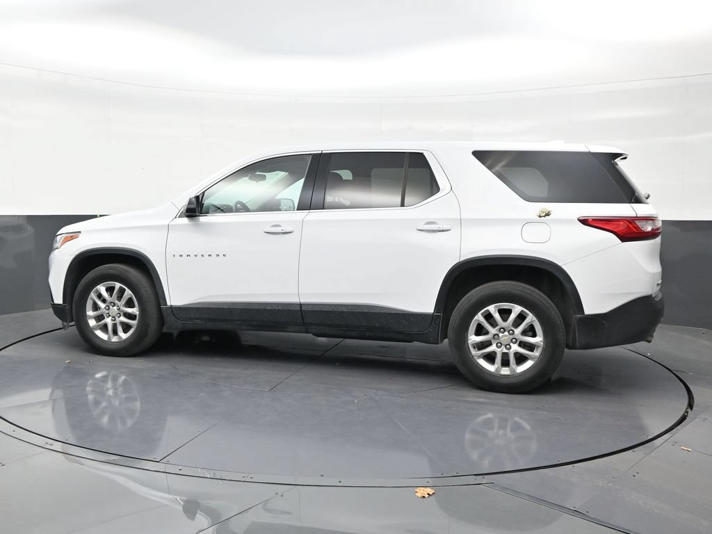 Used 2021 Chevrolet Traverse LS FWD image 2