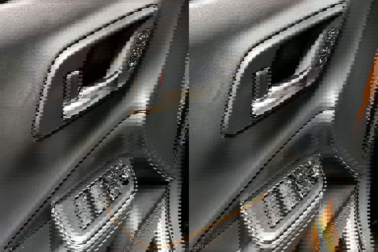 Used 2023 Toyota Crown Platinum image 32