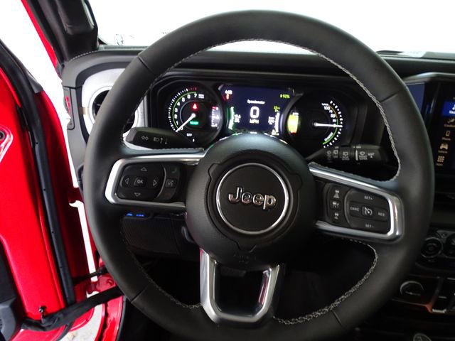 Certified 2025 Jeep Wrangler Unlimited Sahara w/ Safety Group image 6