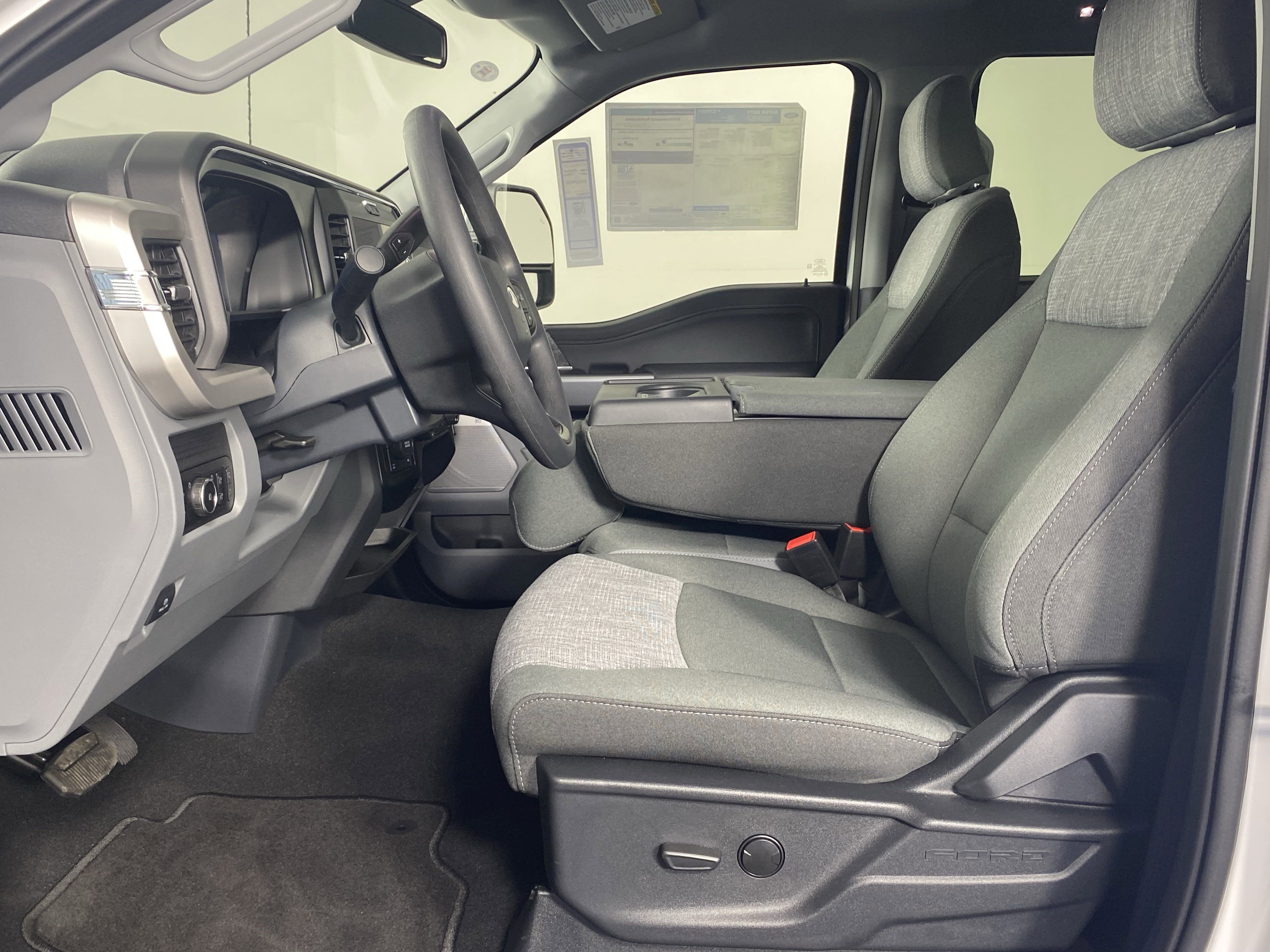 New 2025 Ford F350 XLT w/ Black Appearance Package image 11