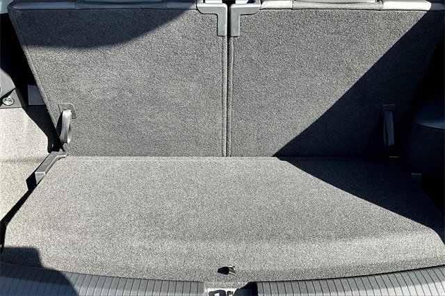 Used 2024 Volkswagen Tiguan Wolfsburg Edition image 27