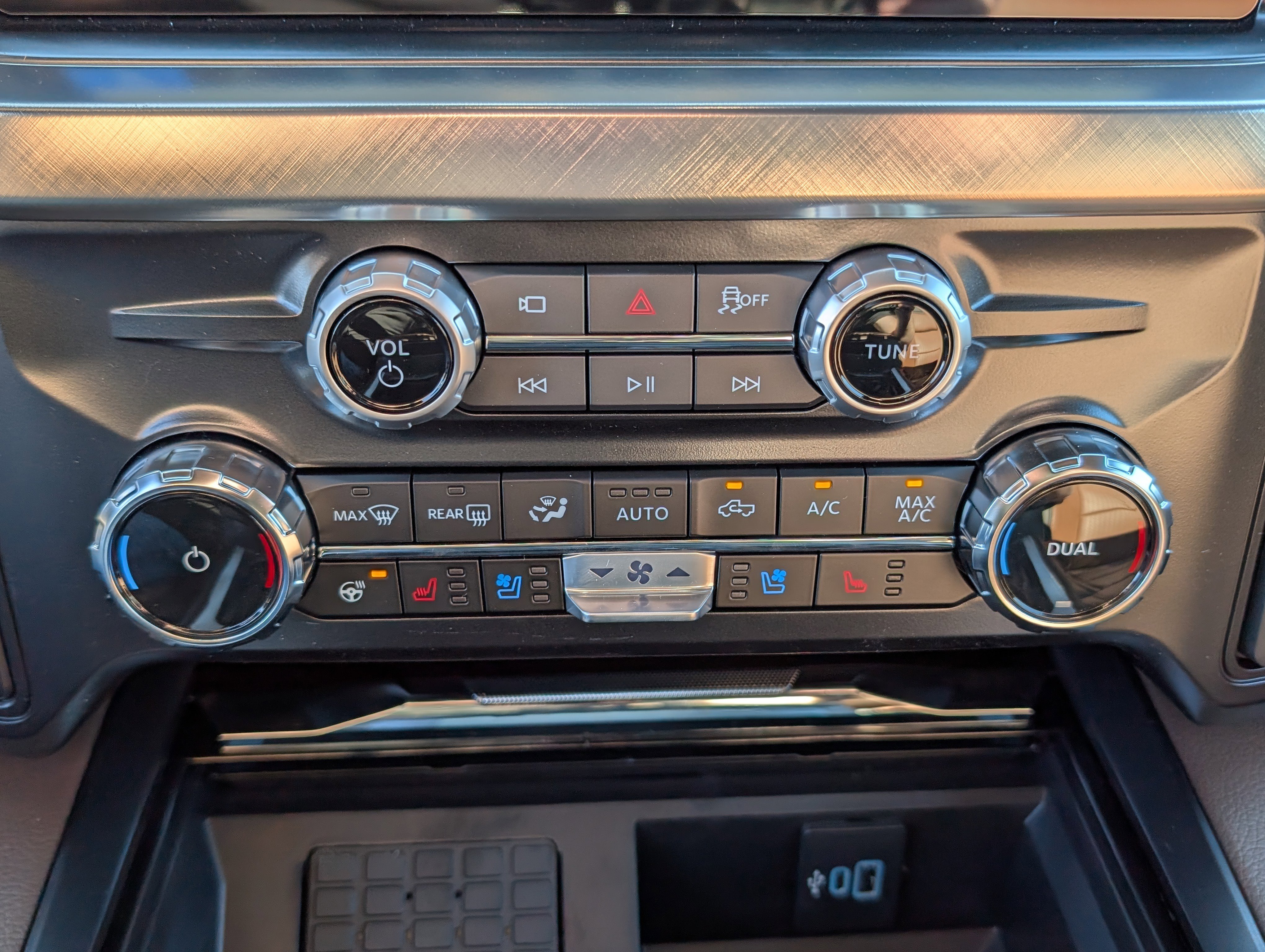 New 2026 Ford F350 King Ranch w/ Chrome Package image 32