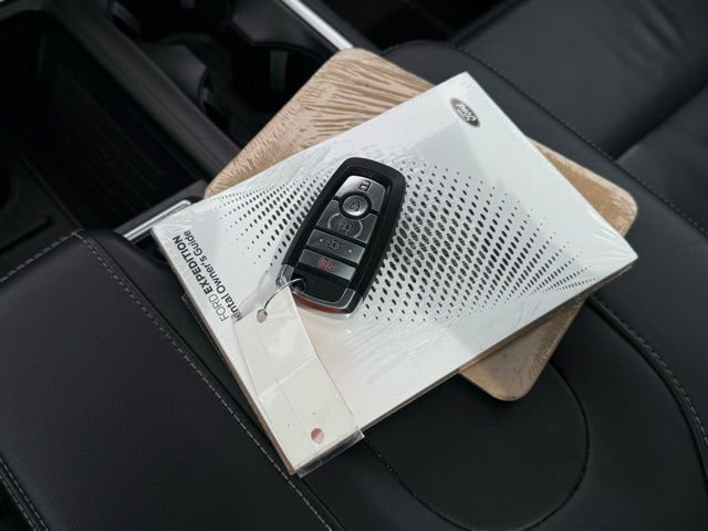 Certified 2025 Ford Expedition Max Platinum image 5