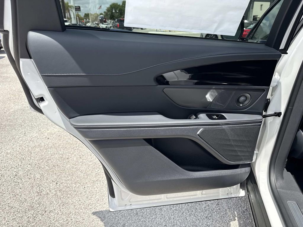 New 2026 Lincoln Nautilus Reserve w/ Jet Appearance Package AWD/4WD image 13