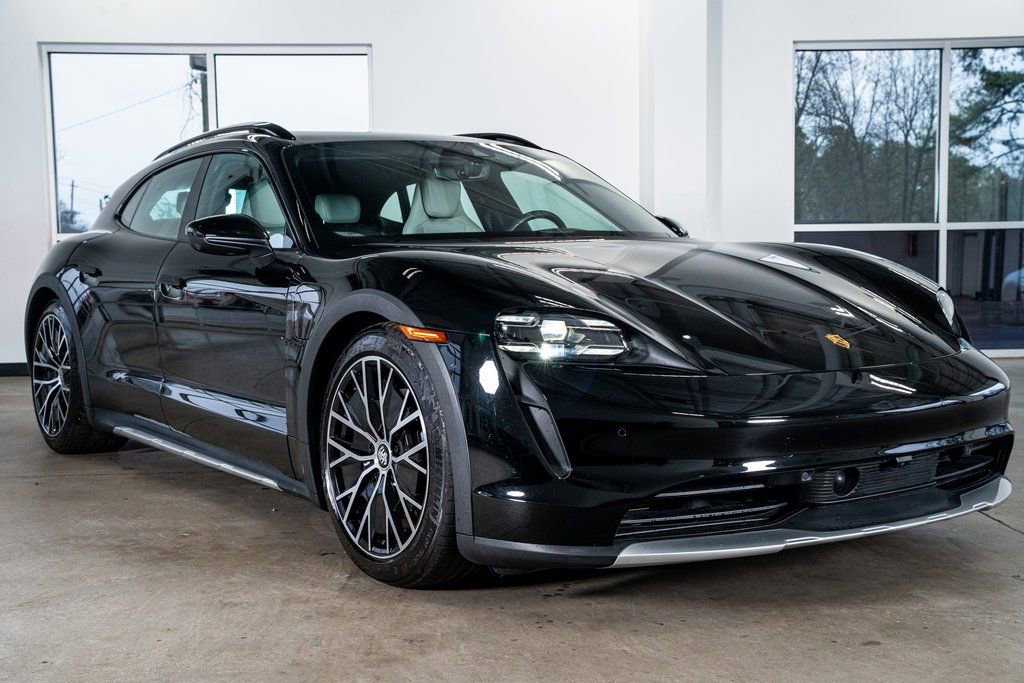 Used 2024 Porsche Taycan 4S w/ Premium Package image 4