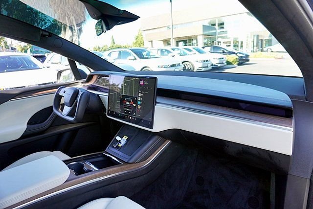 Used 2023 Tesla Model X AWD/4WD image 15