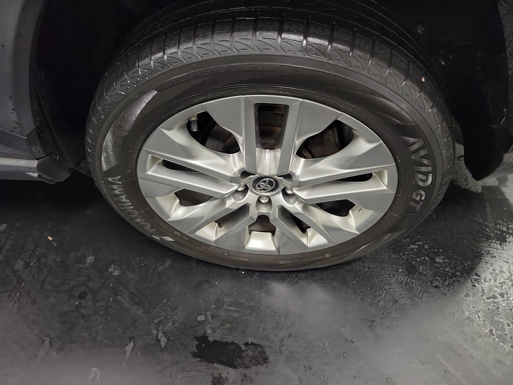 Used 2019 Toyota RAV4 Limited FWD image 12