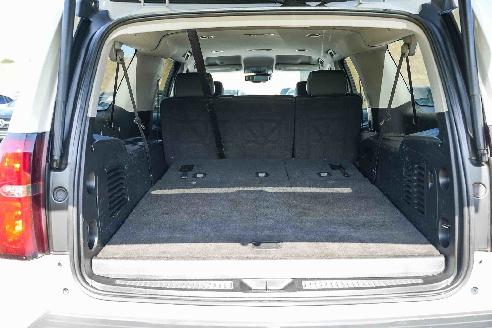 Used 2020 Chevrolet Suburban LT image 27